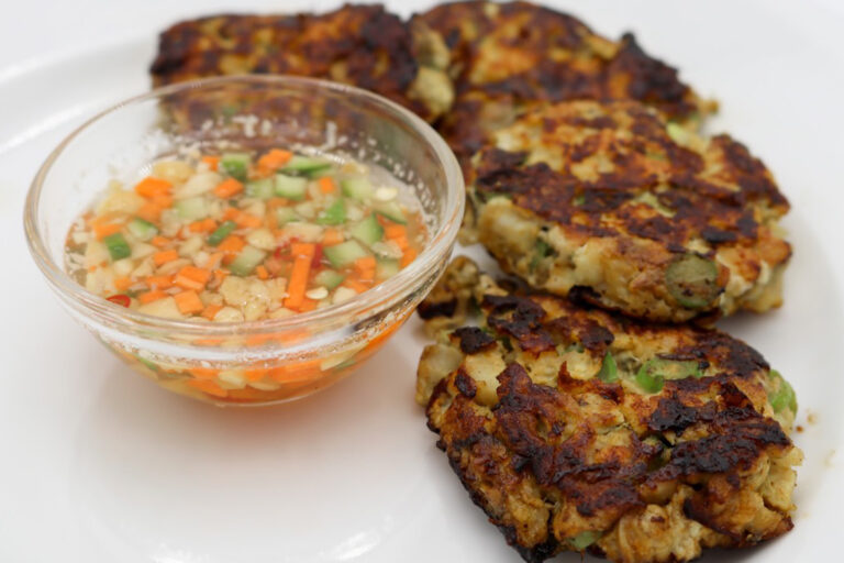 Thai-Inspired-Oyster-Cakes-768×512